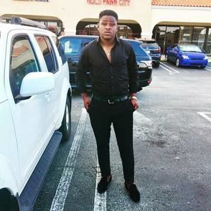 Meet your Posher, Chris zoe